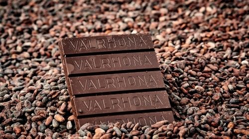 fava di cacao e cioccolato Valrhona